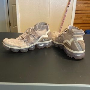 Nike vapor max utility’ Moon size 8.5